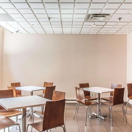 מונטריאול Comfort Suites Downtown מראה חיצוני תמונה
