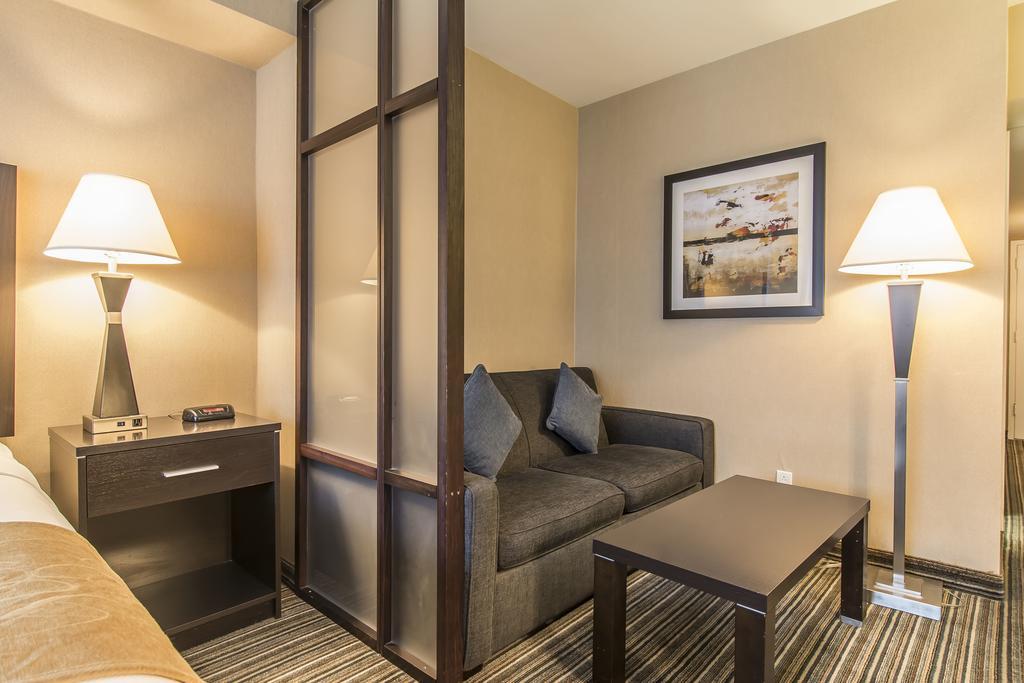 מונטריאול Comfort Suites Downtown מראה חיצוני תמונה