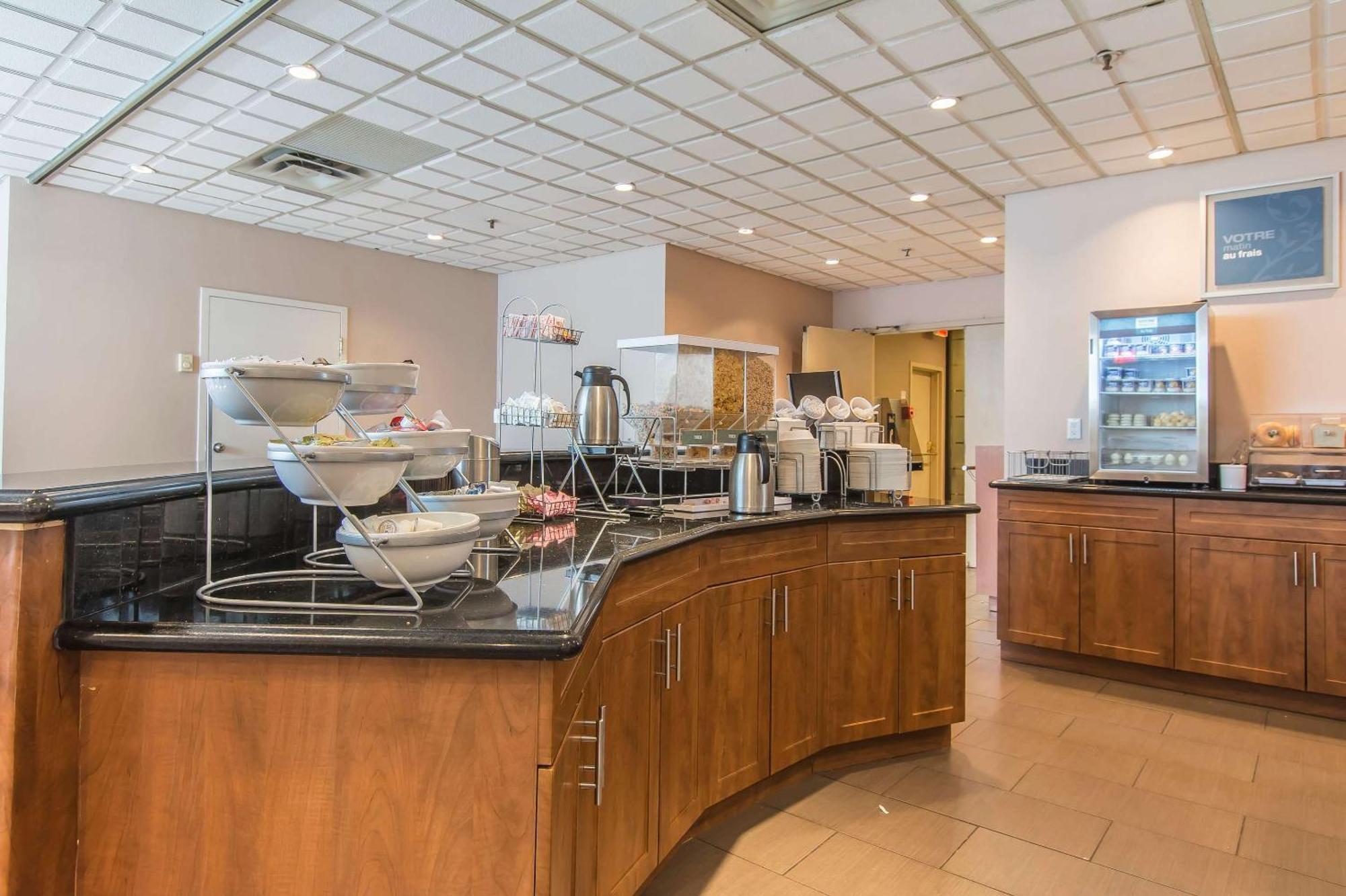 מונטריאול Comfort Suites Downtown מראה חיצוני תמונה
