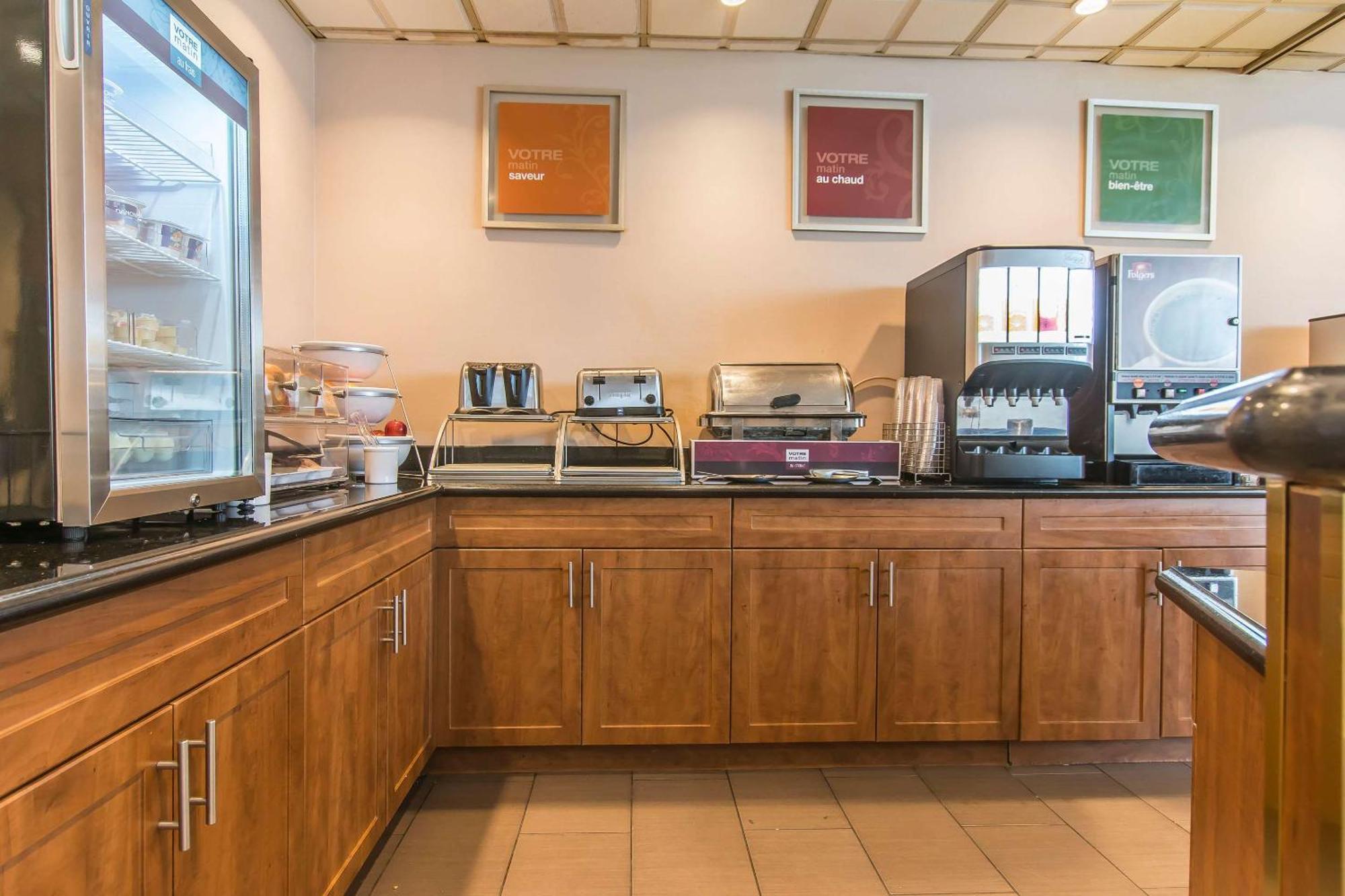 מונטריאול Comfort Suites Downtown מראה חיצוני תמונה
