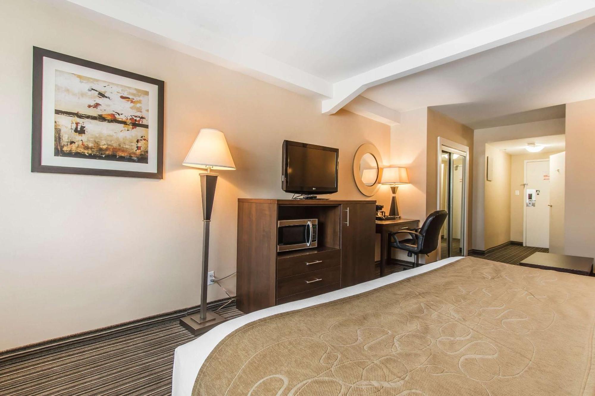 מונטריאול Comfort Suites Downtown מראה חיצוני תמונה