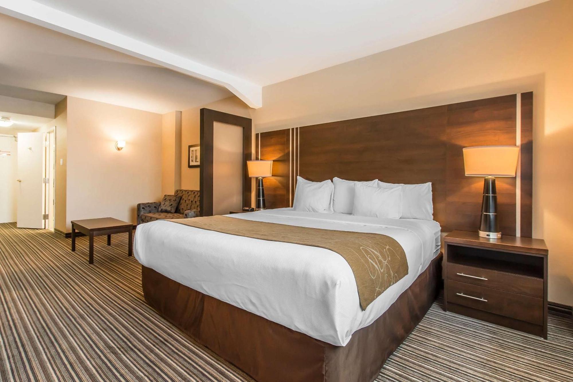 מונטריאול Comfort Suites Downtown מראה חיצוני תמונה